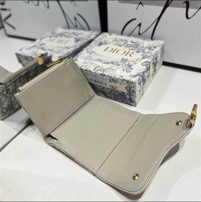 2025228Y 210P182142593